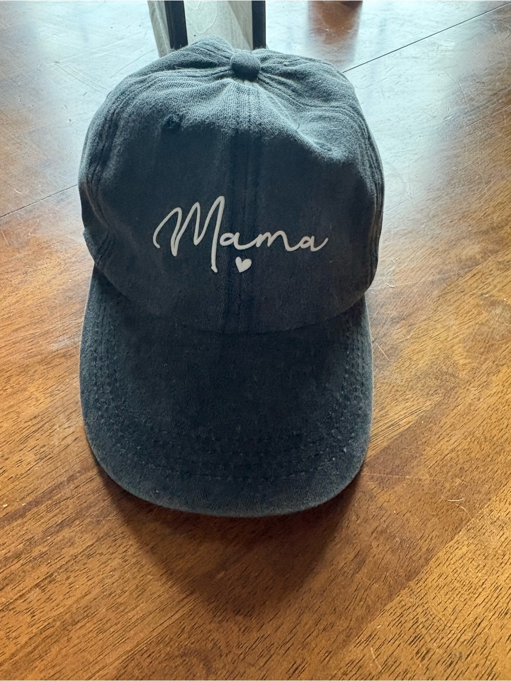 “Mama” hat